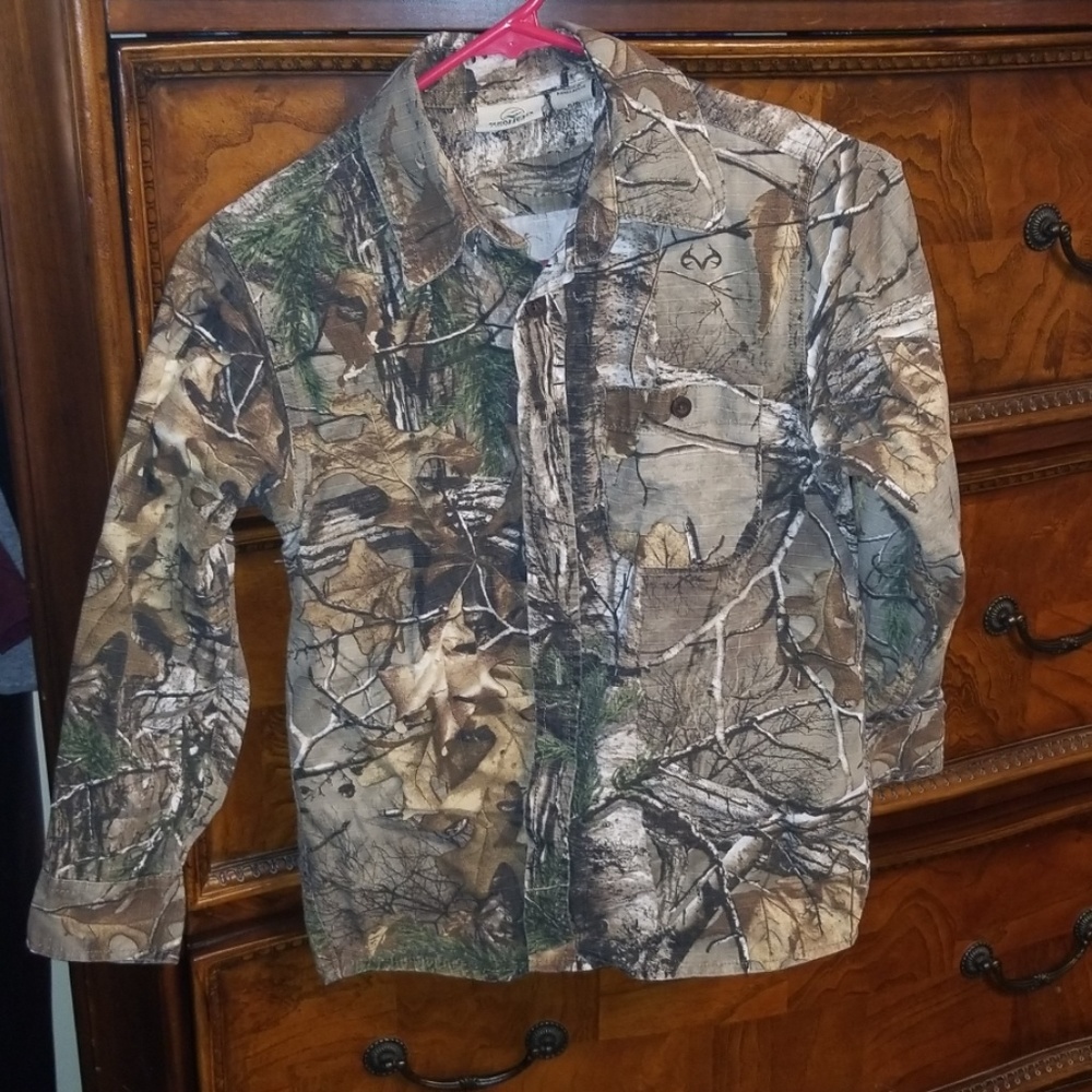 Redhead youth L long sleeved camo shirt w/ collar